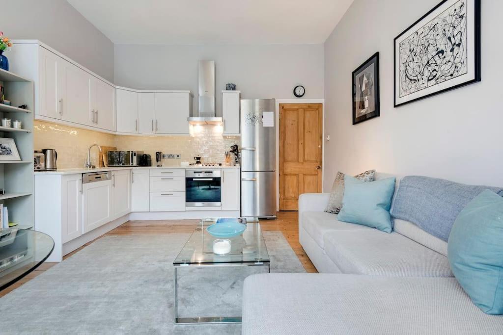 Contemporary Clapham Living Apartment London Ngoại thất bức ảnh