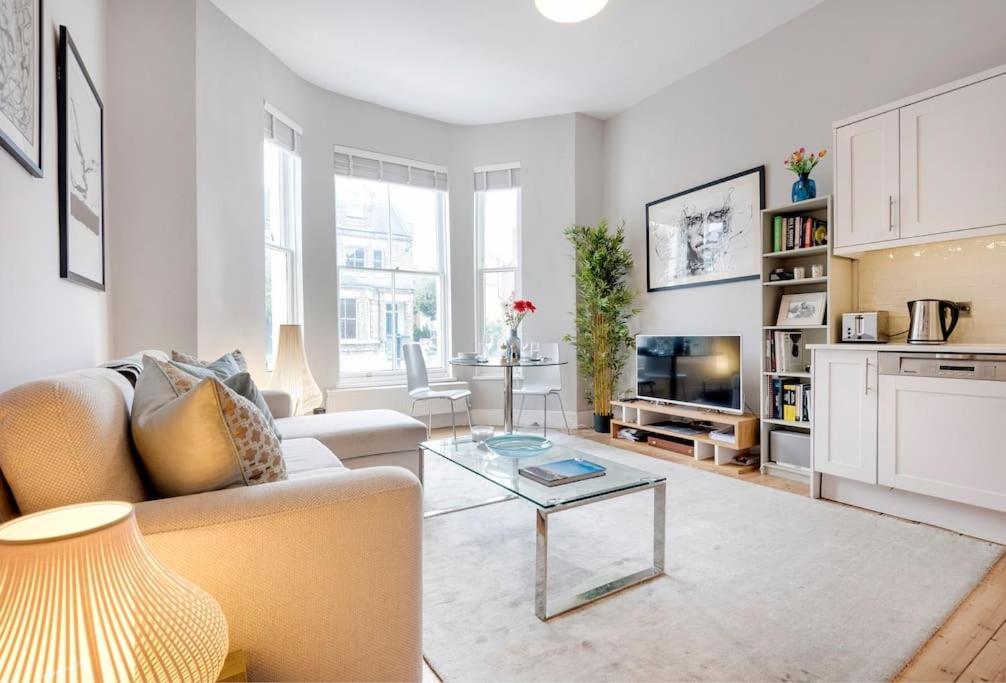 Contemporary Clapham Living Apartment London Ngoại thất bức ảnh