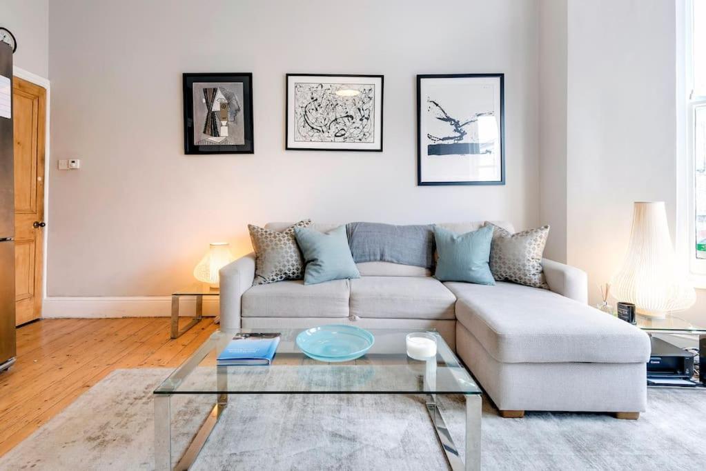 Contemporary Clapham Living Apartment London Ngoại thất bức ảnh